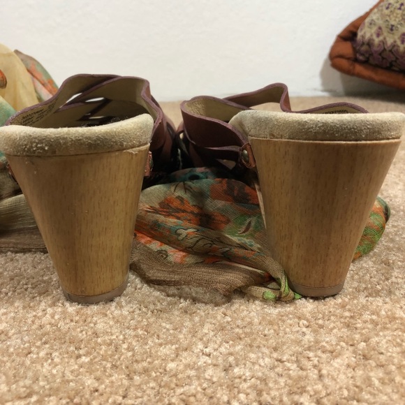 Dansko Woven Leather Clog Sandals (size 39) - Picture 5 of 6